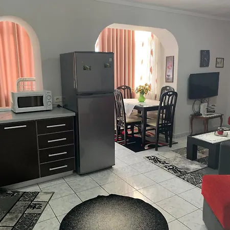 Cozy 1br Feel Like Appartamento Tirana